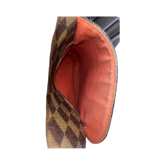 Louis Vuitton Vintage District PM Damier Ebene Crossbody Bag Made in France 2004 - Picture 16 of 16